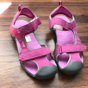 Girls Teva sandals size 3